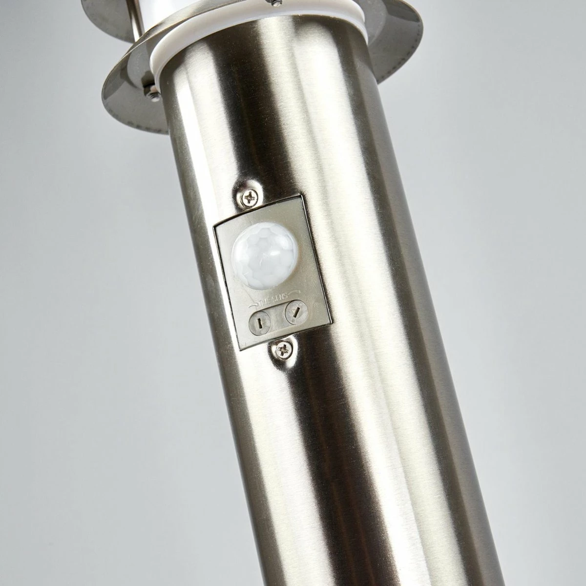 Lindby - Lampe D'extérieur Avec Capteur - 1 Lumière - Acier Inoxydable, Polycarbonate - H : 110 Cm - E27 - Acier Inoxydable, Blanc 4 Lindby - Lampe D'extérieur Avec Capteur - 1 Lumière - Acier Inoxydable, Polycarbonate - H : 110 Cm - E27 - Acier Inoxydable, Blanc – Image 4