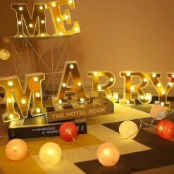 Redmiter Meilleur Shiyi Lettre Lumières Alphabet Lampe Led Décoration Pour Salle De Fête Noël-couleur V -Glass Vases Boutique de vente 499692079 max