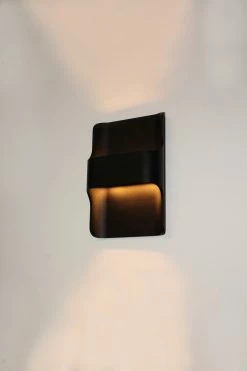 Artdelight - Applique Dallas - Zwart - 2x LED 8W 2700K - IP54 - Dimmable> Applique à L'intérieur | Applique Extérieure | Applique Noire | Applique | Lampe à LED -Glass Vases Boutique de vente 800x1200