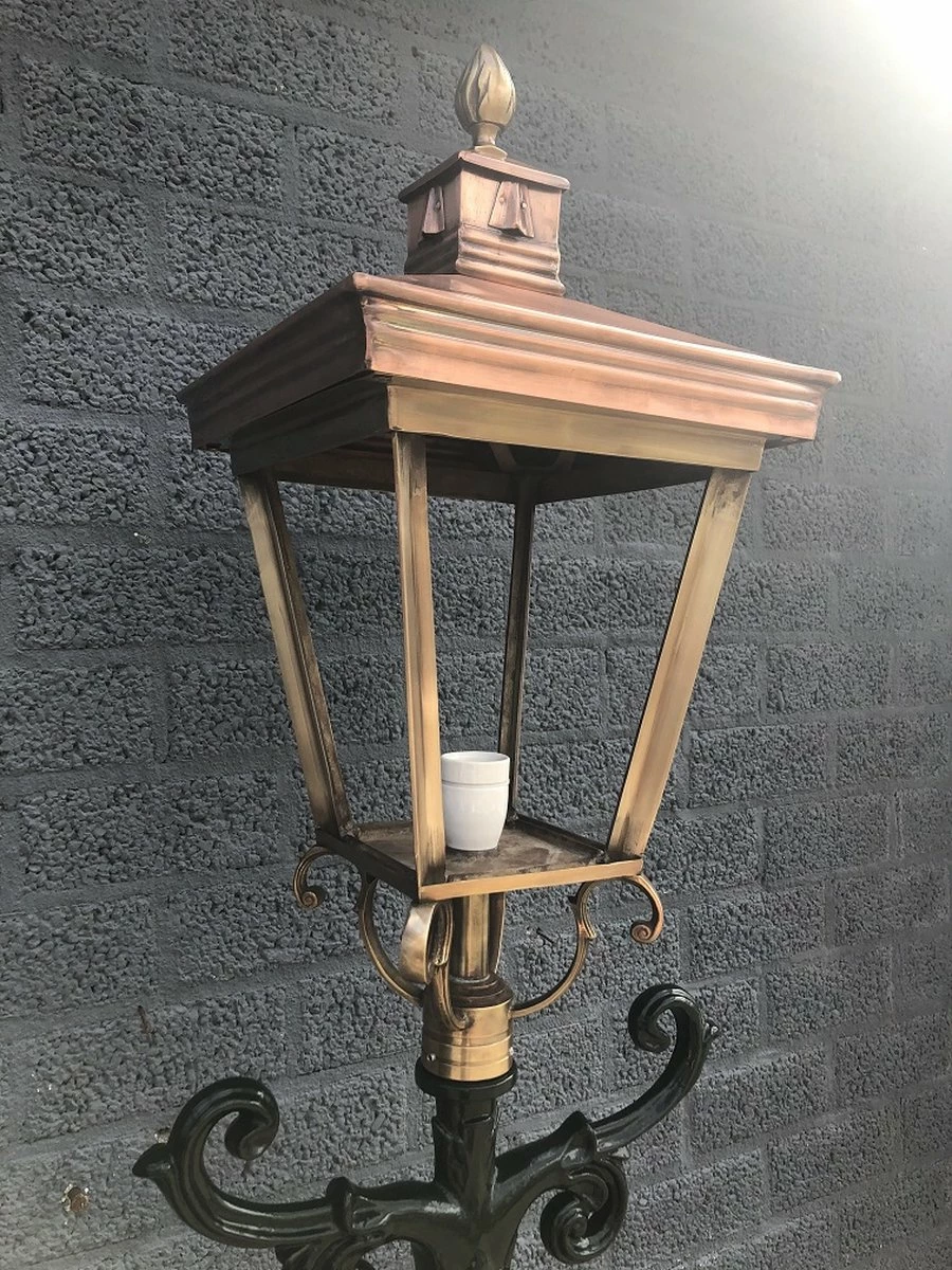 ETW Lampe D'extérieur, Lanterne Avec Douille En Céramique Et Verre, Mât En Fonte D'aluminium, Vert, Avec Abat-jour Carré XL En Cuivre, Hauteur 250 Cm. 5 ETW Lampe D'extérieur, Lanterne Avec Douille En Céramique Et Verre, Mât En Fonte D'aluminium, Vert, Avec Abat-jour Carré XL En Cuivre, Hauteur 250 Cm. – Image 5